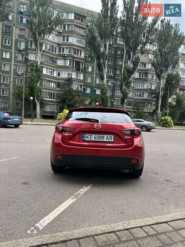 Хэтчбек Mazda 3 2016 в Кривом Роге