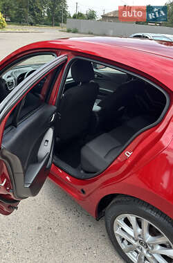 Хэтчбек Mazda 3 2016 в 