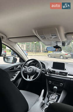 Хэтчбек Mazda 3 2016 в 
