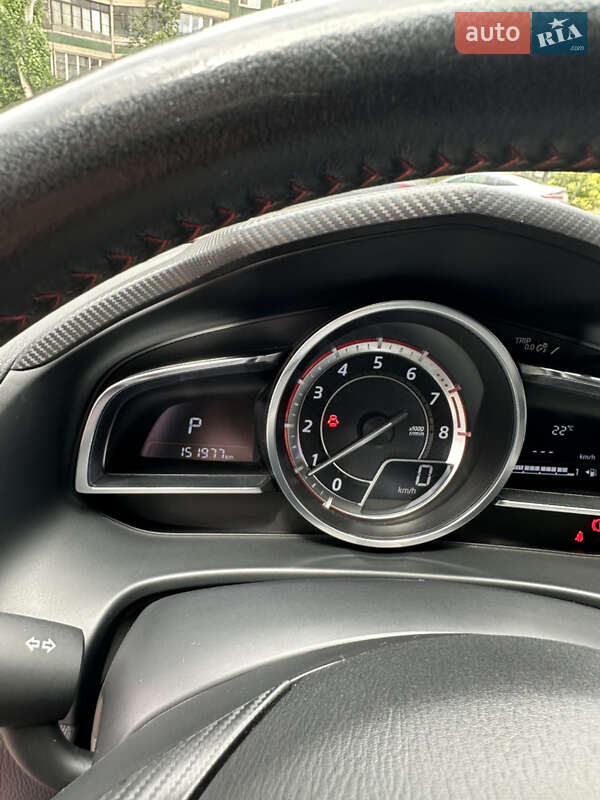 Хэтчбек Mazda 3 2016 в Кривом Роге