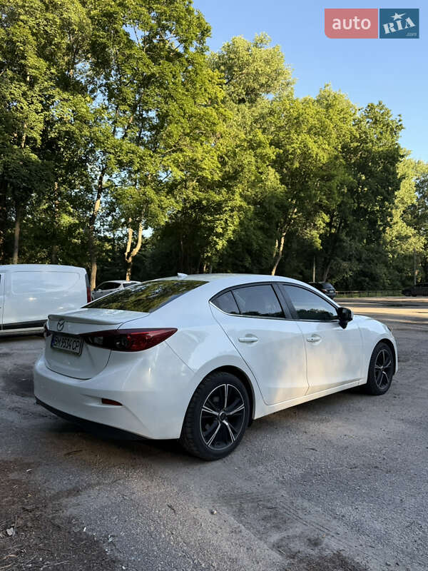 Седан Mazda 3 2015 в Сумах