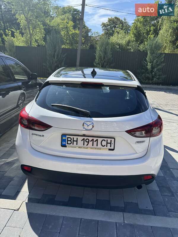 Хетчбек Mazda 3 2015 в 