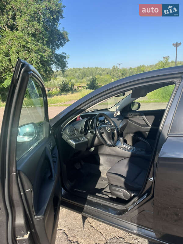 Седан Mazda 3 2009 в Чернигове