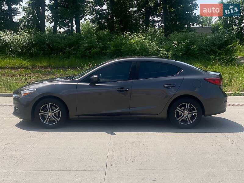 Седан Mazda 3 2017 в Киеве