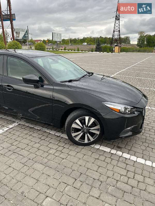 Седан Mazda 3 2017 в Львове
