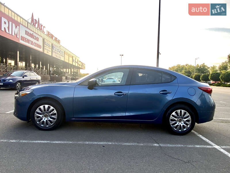 Седан Mazda 3 2017 в Киеве