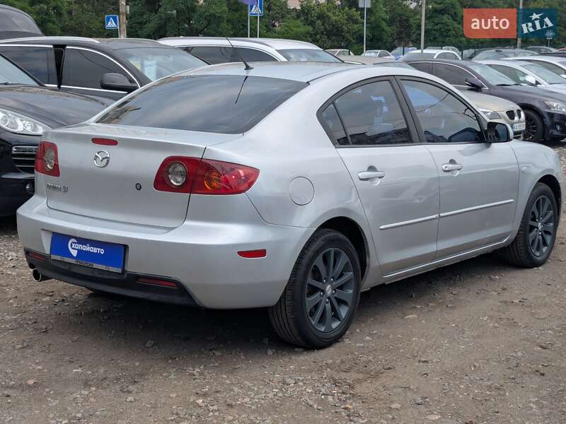 Седан Mazda 3 2004 в Киеве