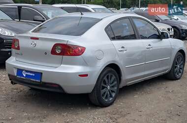 Седан Mazda 3 2004 в 
