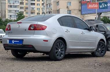 Седан Mazda 3 2004 в 