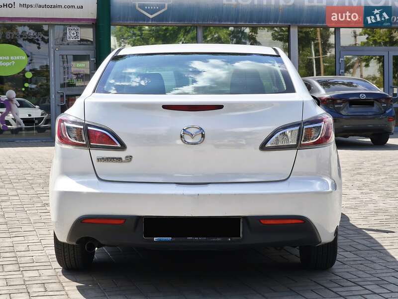 Седан Mazda 3 2010 в Дніпрі