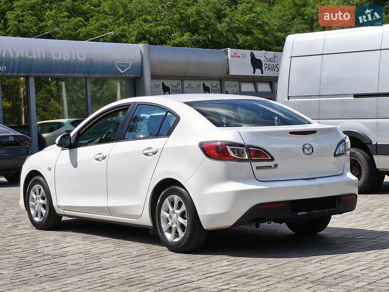 Седан Mazda 3 2010 в Дніпрі