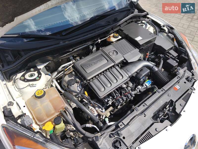 Седан Mazda 3 2010 в Дніпрі