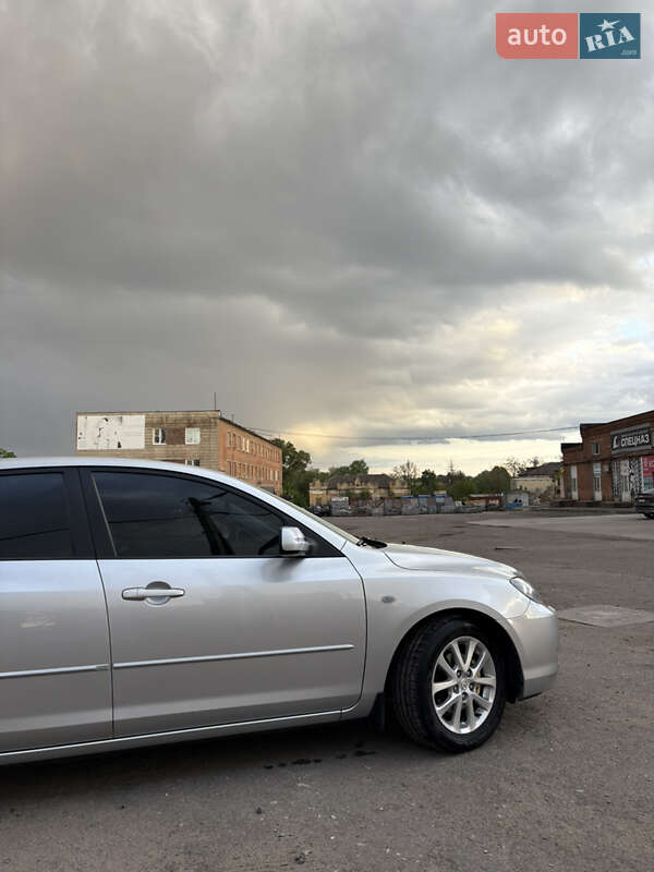 Хэтчбек Mazda 3 2008 в Киеве