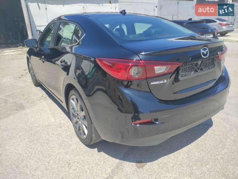 Седан Mazda 3 2017 в Запорожье