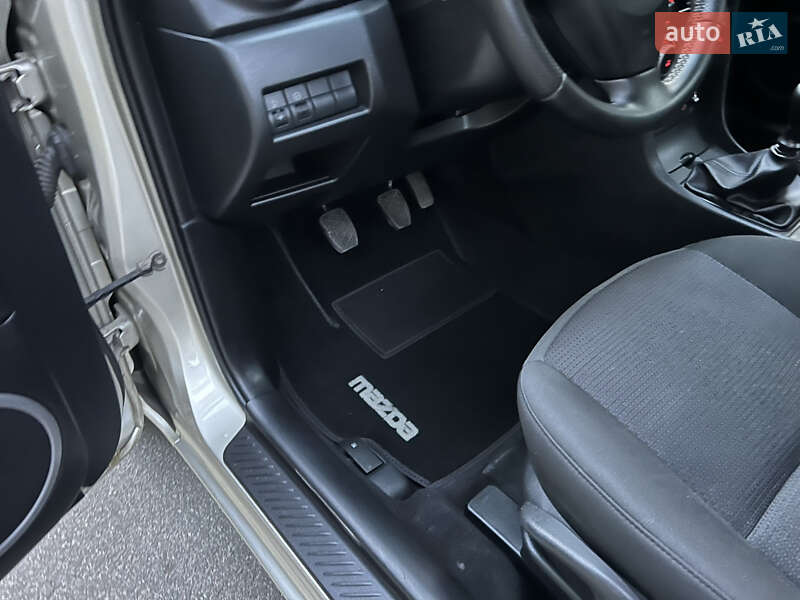Седан Mazda 3 2007 в Києві