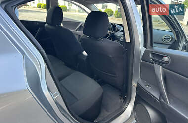 Седан Mazda 3 2010 в 
