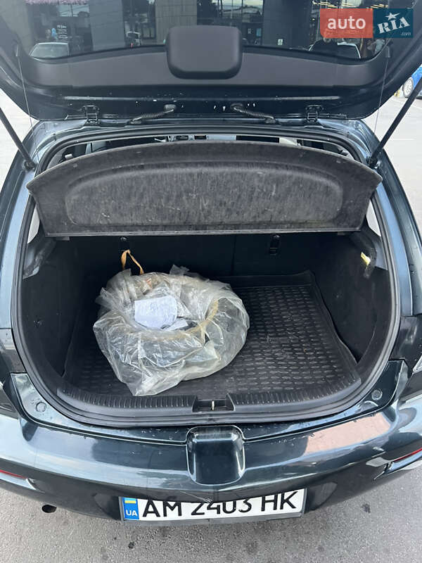Хэтчбек Mazda 3 2005 в Житомире