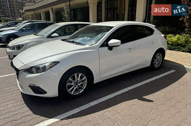 Хэтчбек Mazda 3 2015 в 