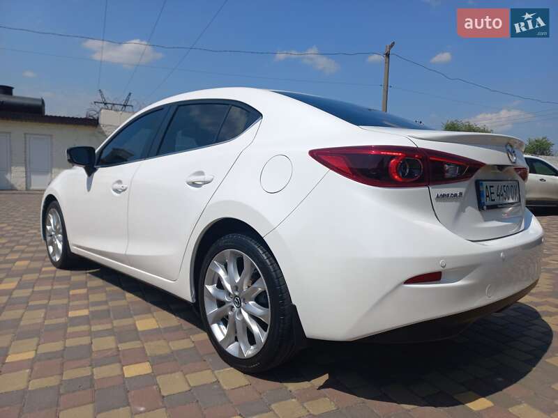Седан Mazda 3 2016 в Днепре