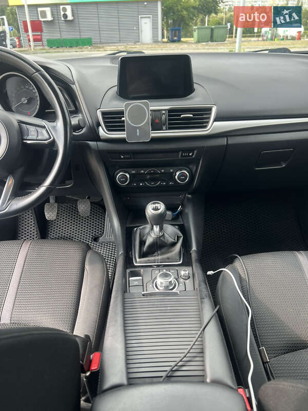Хэтчбек Mazda 3 2017 в Киеве
