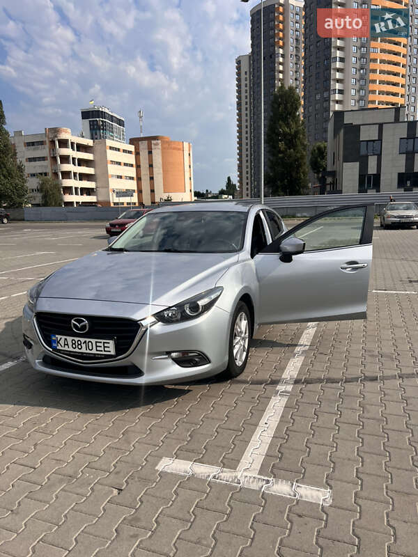 Хэтчбек Mazda 3 2017 в Киеве