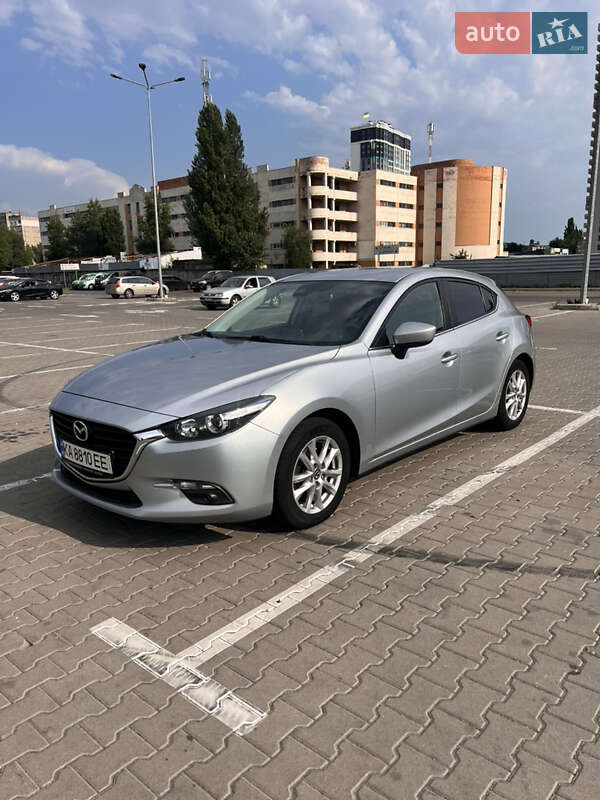 Хэтчбек Mazda 3 2017 в Киеве