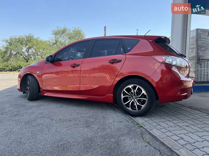 Хэтчбек Mazda 3 2012 в Запорожье