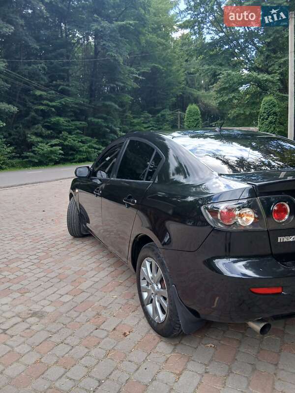 Седан Mazda 3 2006 в Трускавце