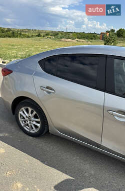 Седан Mazda 3 2013 в 