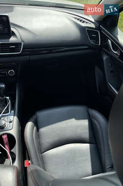 Хетчбек Mazda 3 2013 в 