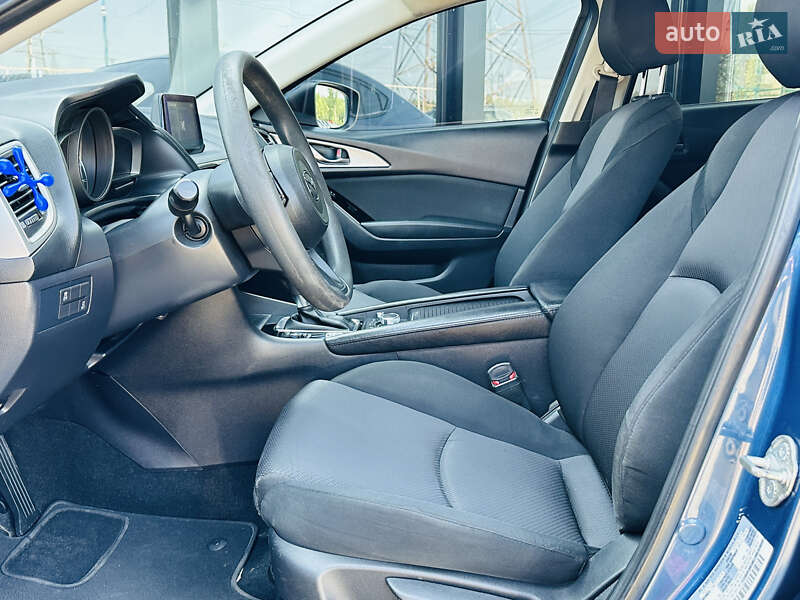 Седан Mazda 3 2016 в Харкові
