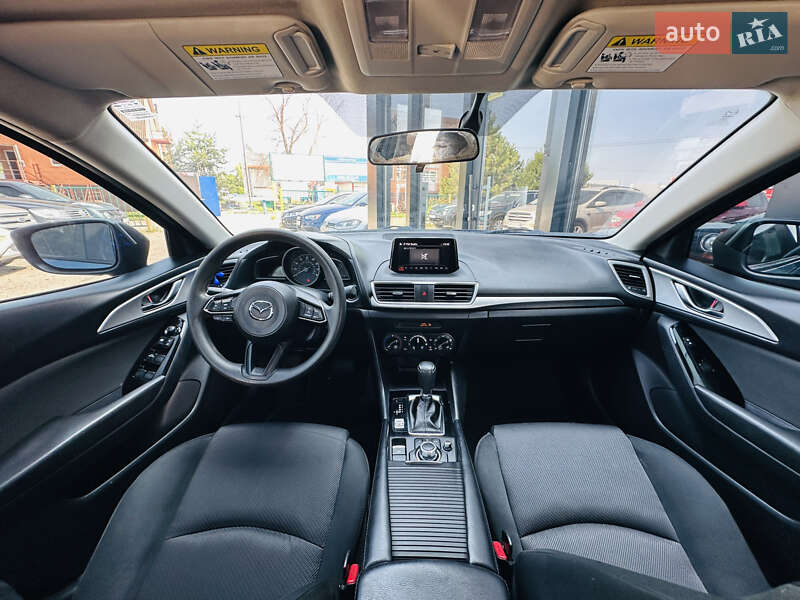 Седан Mazda 3 2016 в Харкові