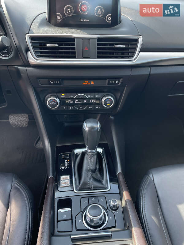 Седан Mazda 3 2017 в Рівному