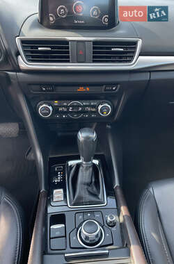 Седан Mazda 3 2017 в 