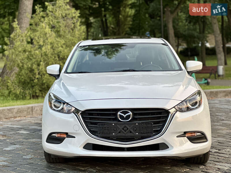 Седан Mazda 3 2018 в Києві