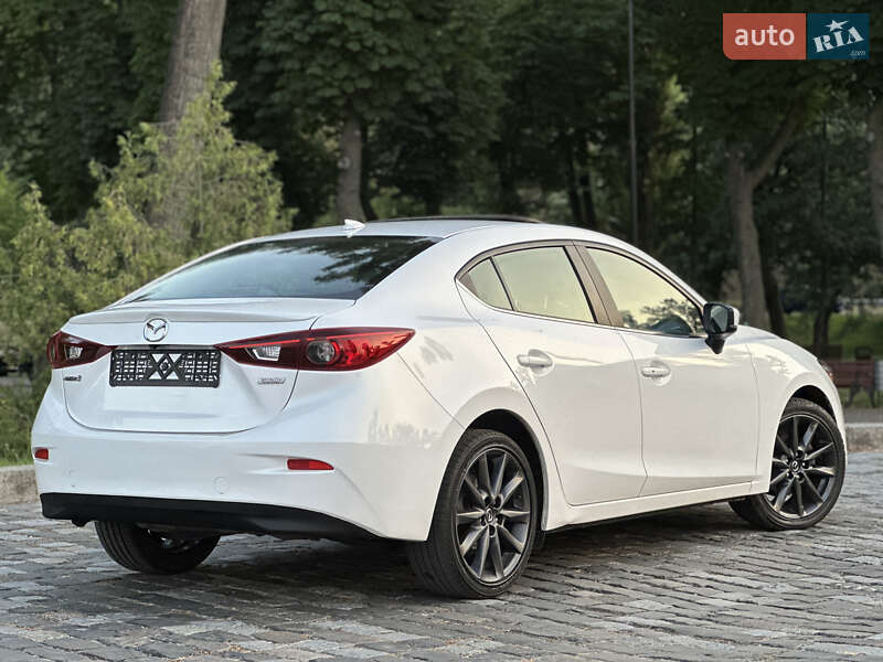 Седан Mazda 3 2018 в Києві