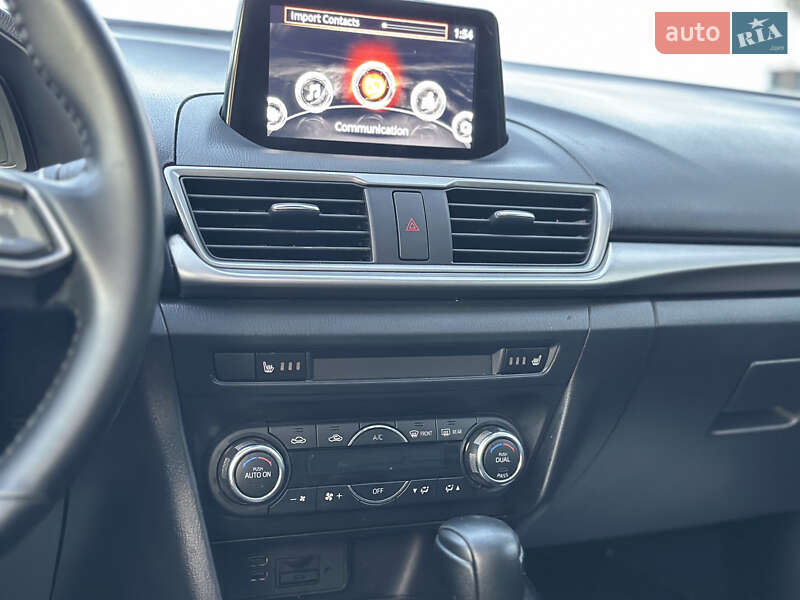 Седан Mazda 3 2018 в Києві