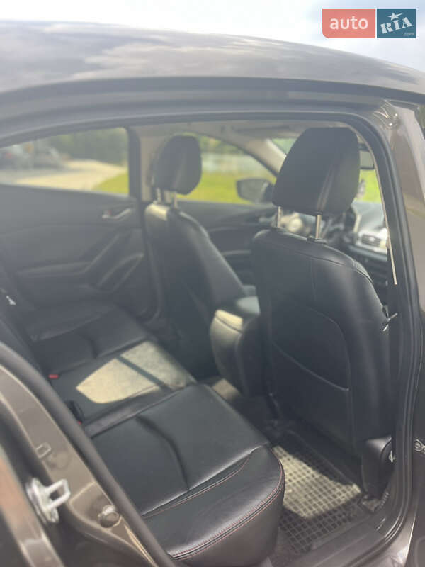 Хэтчбек Mazda 3 2015 в Виннице