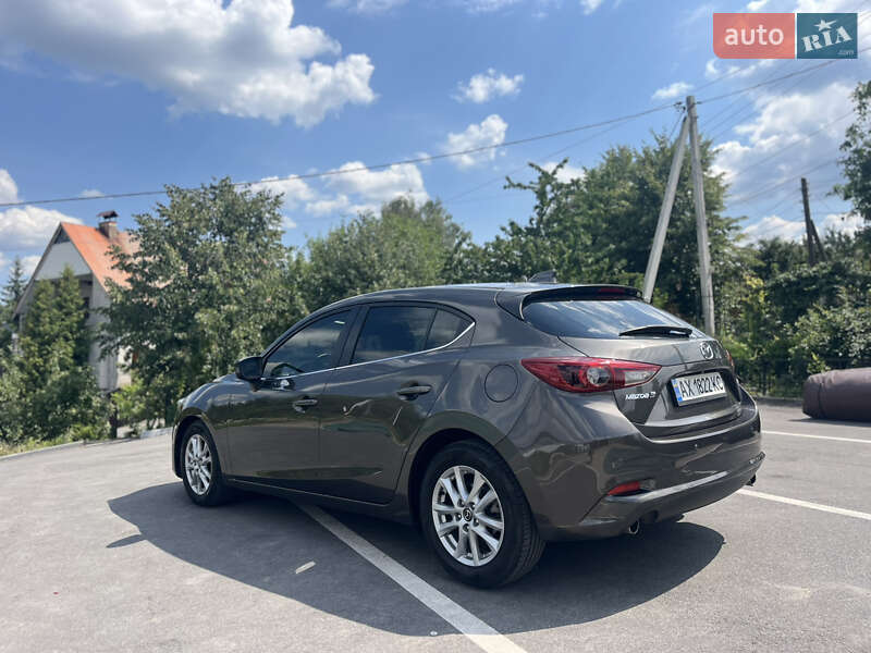 Хэтчбек Mazda 3 2015 в Виннице