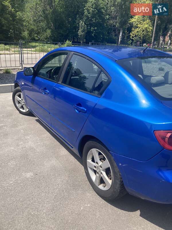Седан Mazda 3 2004 в Запорожье