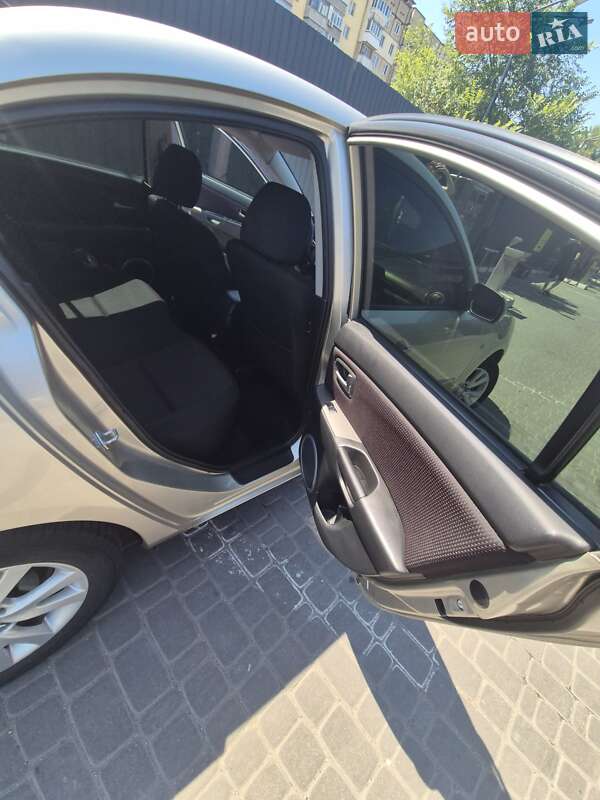 Седан Mazda 3 2006 в Днепре