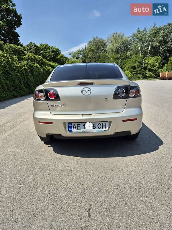 Седан Mazda 3 2006 в Днепре