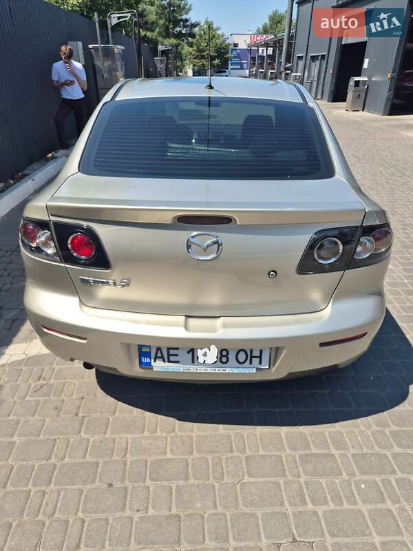 Седан Mazda 3 2006 в Днепре