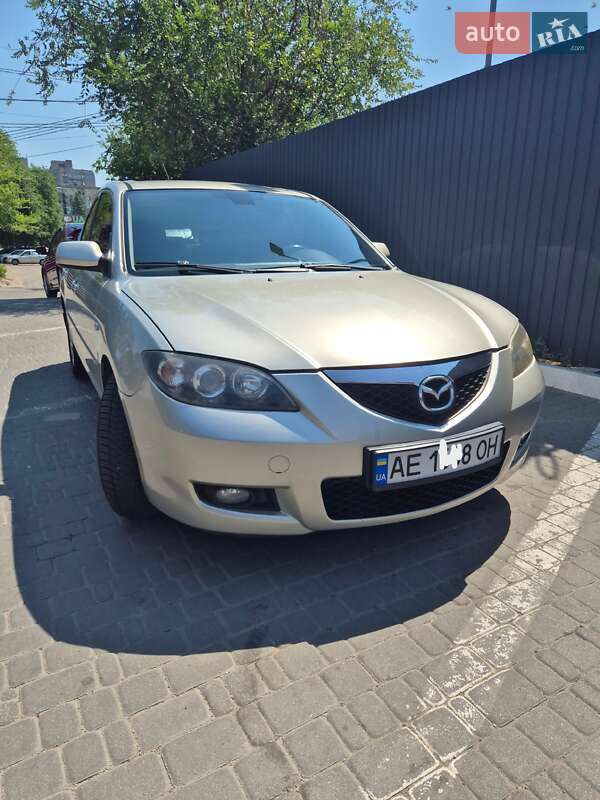Седан Mazda 3 2006 в Днепре