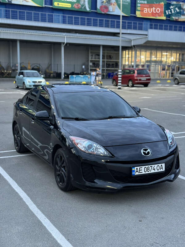 Седан Mazda 3 2012 в Дніпрі