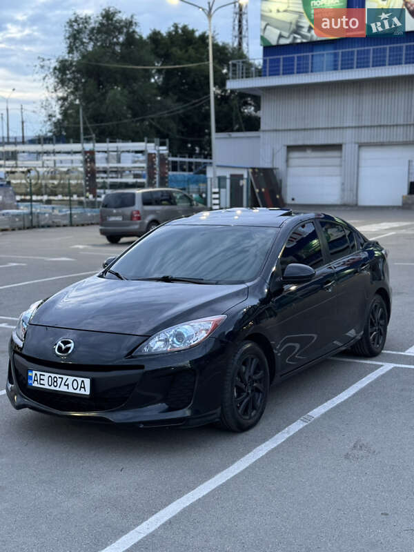 Седан Mazda 3 2012 в Дніпрі
