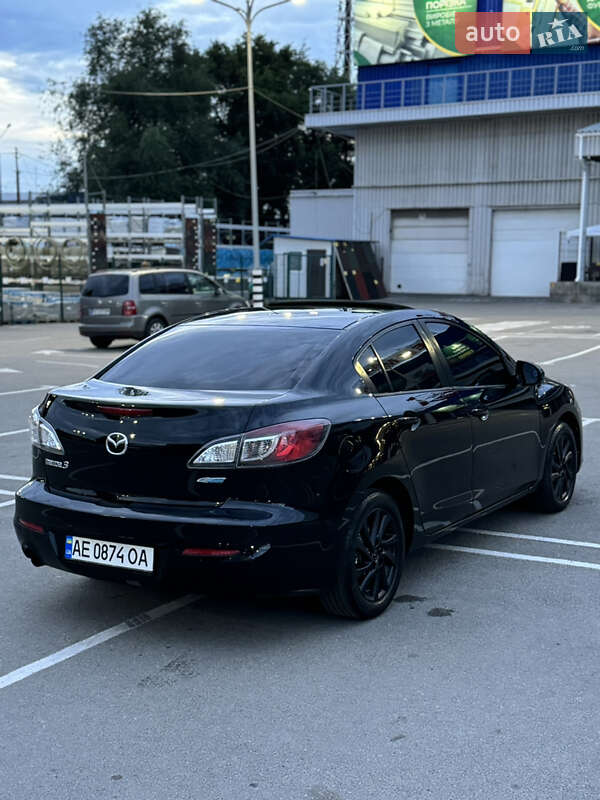 Седан Mazda 3 2012 в Дніпрі