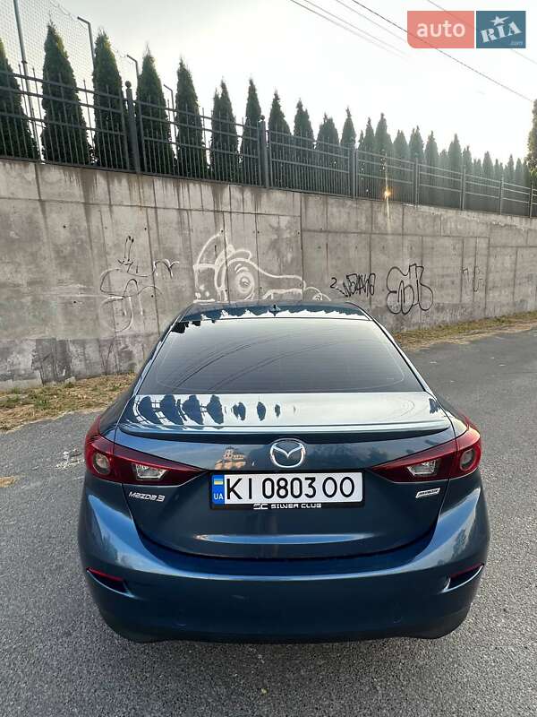 Седан Mazda 3 2018 в Киеве