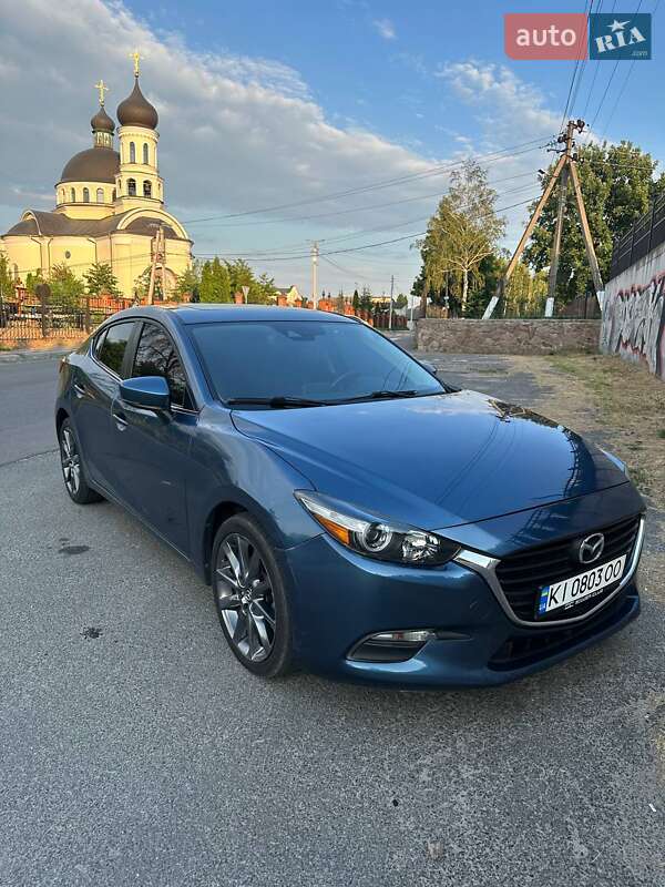Седан Mazda 3 2018 в Киеве