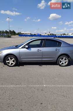 Седан Mazda 3 2004 в 